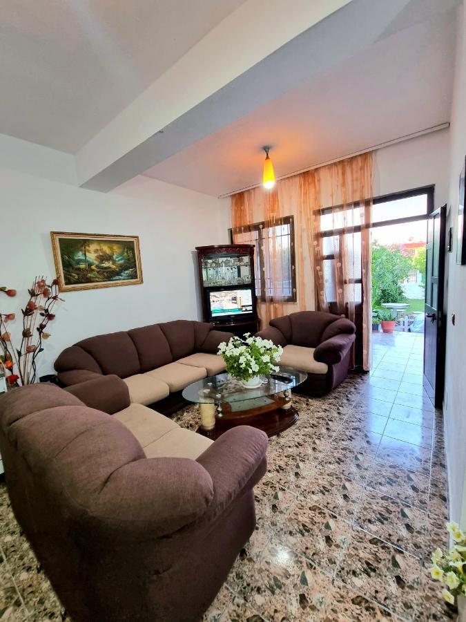 Guest House Vila Elezi Durrës Exteriér fotografie