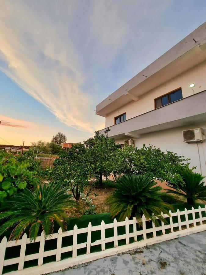 Guest House Vila Elezi Durrës Exteriér fotografie